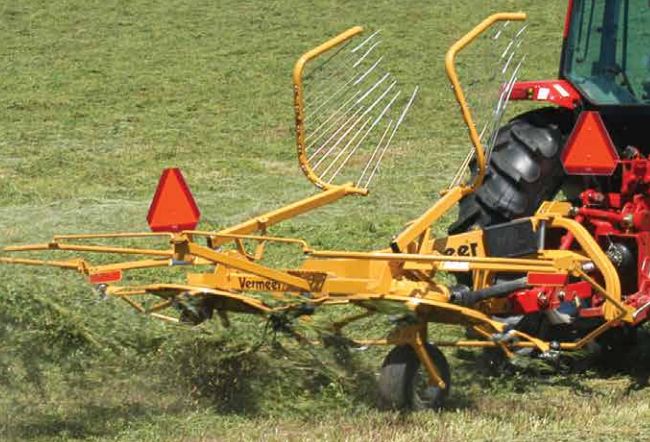 Faneuse TE330 Vermeer - Largeur de fanage 10,20 m - Facilité de transport et séchage rapide_4