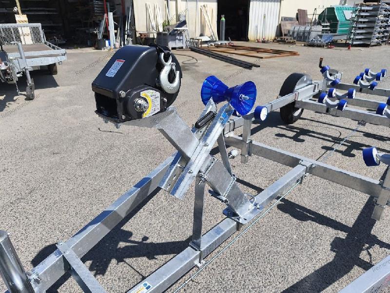Porte bateau multi-rouleaux GALAXY - GE13 - PTAC : 1350Kg - 1 essieu - Sun Way - Reference -FOURGON_C500_ALU_4