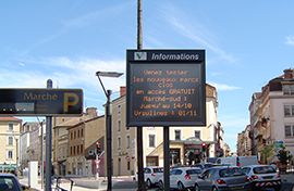 Elaris Premium - Journal lumineux Charvet Industries - Très grand angle de lecture 170° - Diodes haute luminosité - Programmation facile par Internet_4