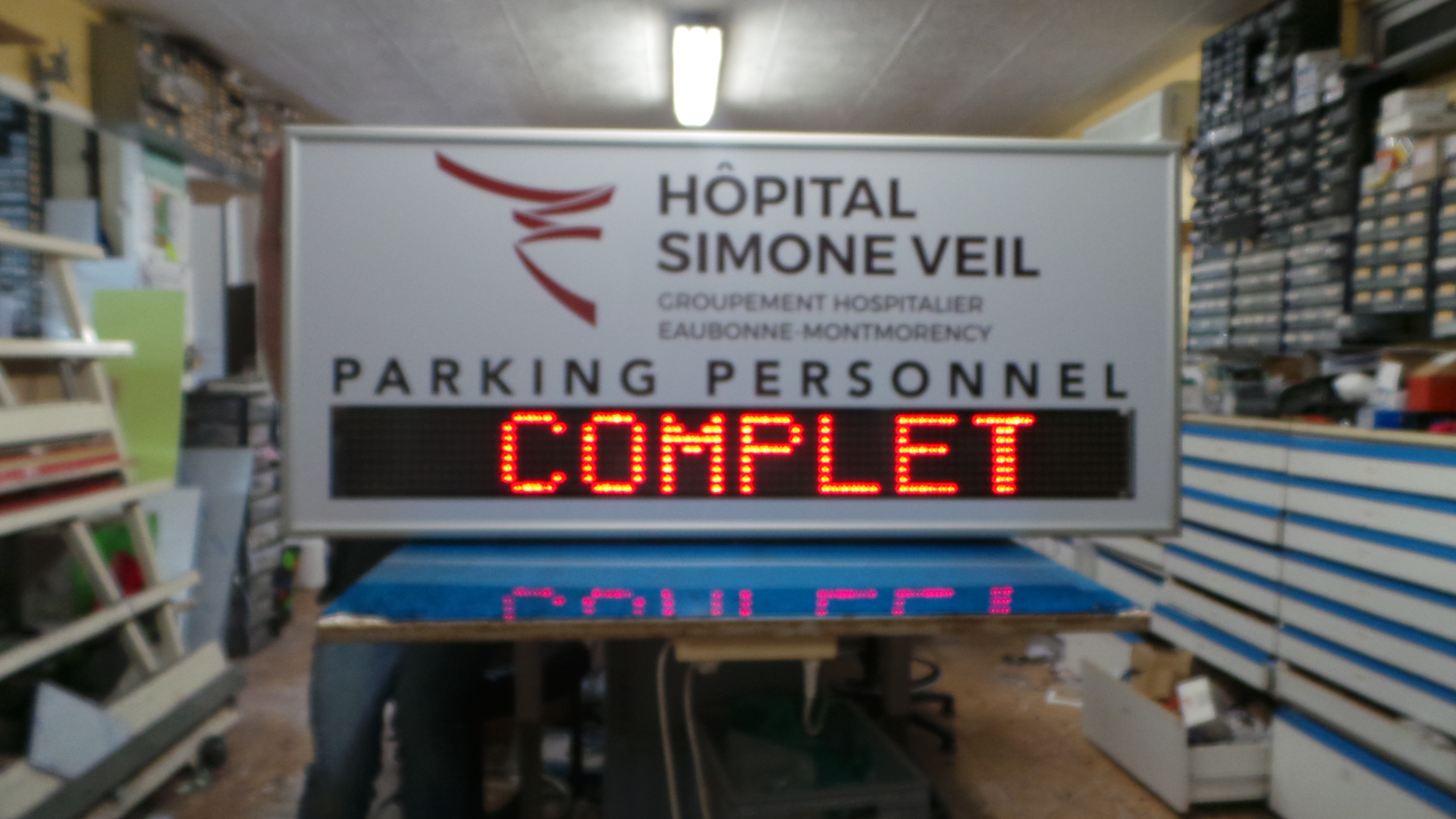 Système de gestion de parking composé d'un ou plusieurs afficheurs de 7 couleurs idéale pour les centres commerciaux, les entreprises, ...- MATPARK_4