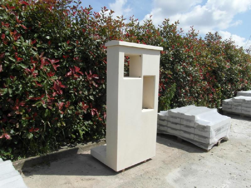 Mur technique préfabriqué en béton