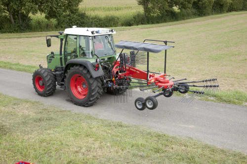 Andaineur Andex 323 avec bras coudés pour andains améliorés