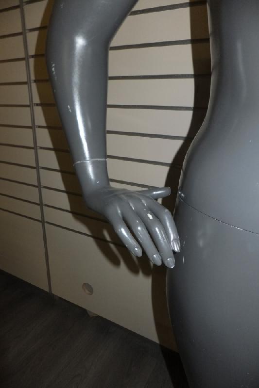 Mannequin noir femme 180 cm pour exposition