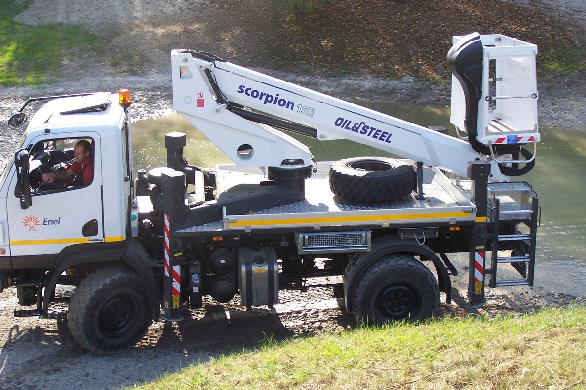 Scorpion 15e camion nacelle - oil & steel france - 15,9m_4