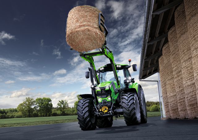 Chargeur frontal DEUTZ-FAHR avec attelage rapide et efficace