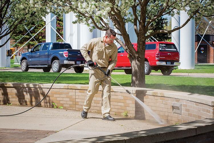 M20 Balayeuse-laveuse TENNANT autoportée intégrée_4