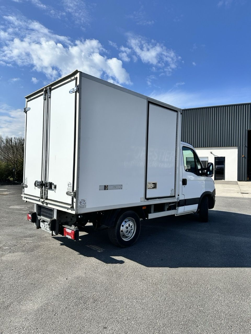Voiture frigorifique à boîte manuelle - Volume -9,79 m3 - Iveco Daily 35S13 - LD149_4