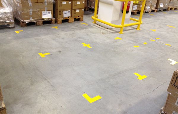 Marquage au sol pour entrepôt - lock-tile france - dimensions : 150 x 150 mm_0