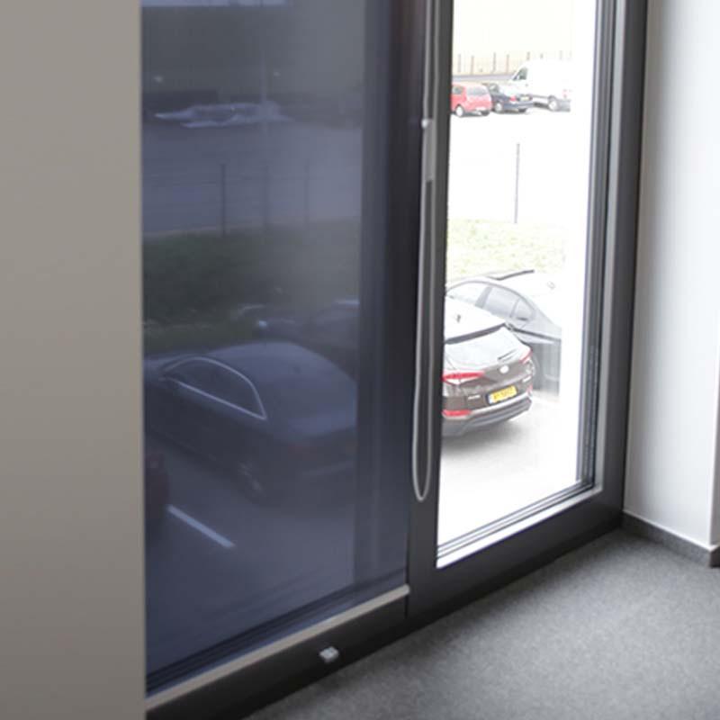 Store enrouleur anti regard et anti chaleur argent foncé - rejet thermique 92% - mécanisme blanc - sans coffre - sf-cobalt-b_4