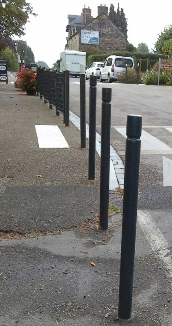 42.11 - Potelets fixes - Gorge - Hauteur hors-sol: 0,80m à 0,90m - Ø76mm - Fixation à sceller_4