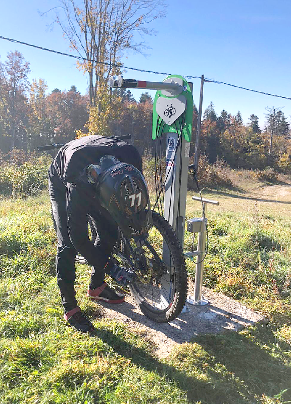 Station de Réparation Vélos + Pompe Acier Inoxydable IFIX-S_4
