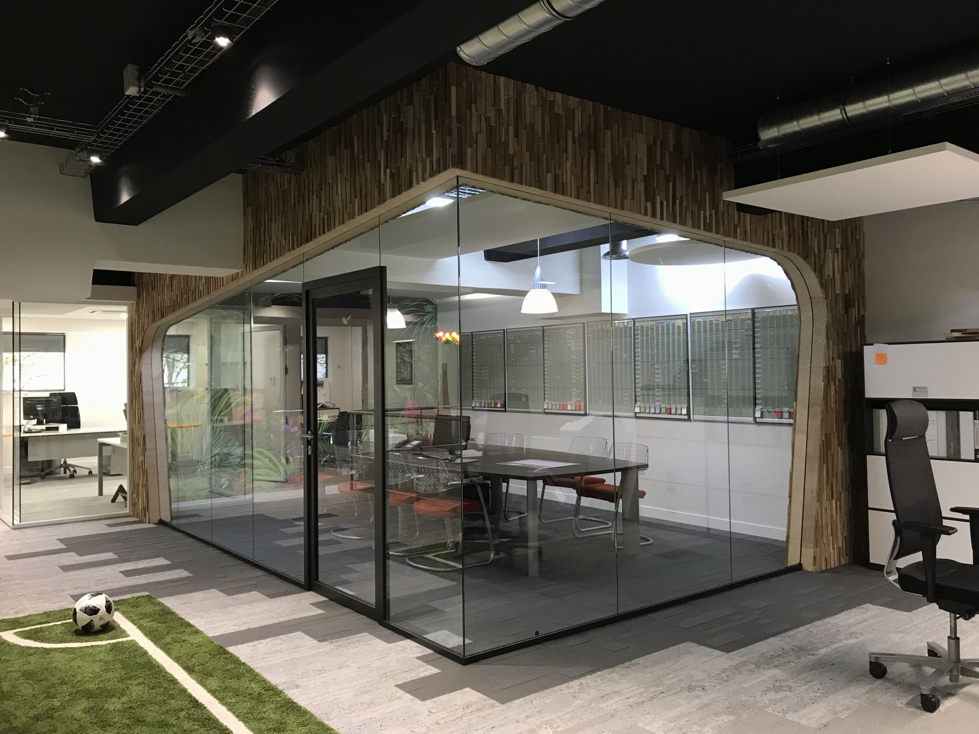 Cloison amovible adaptée aux besoins de cloisonnement