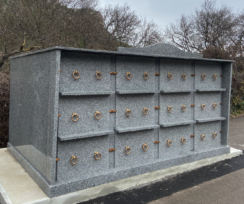 Caveaux - Enfeus sur mesure pour espaces funéraires et sites historiques_4