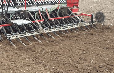 Combi-seeder VF - semoir agricole HE-VA APS - puissance 80 à 150 ch - dosage précis et grande flexibilité de semis_4