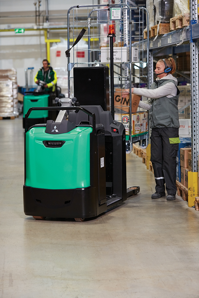 Chariot préparateur de commande au sol Mitsubishi Velia ES OPB20N2 - 2000 kg, électrique, ergonomique et polyvalent_4