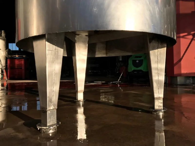 Cuve inox d'occasion 500 litres avec demi-canne et isolation thermique - référence : c5197_4