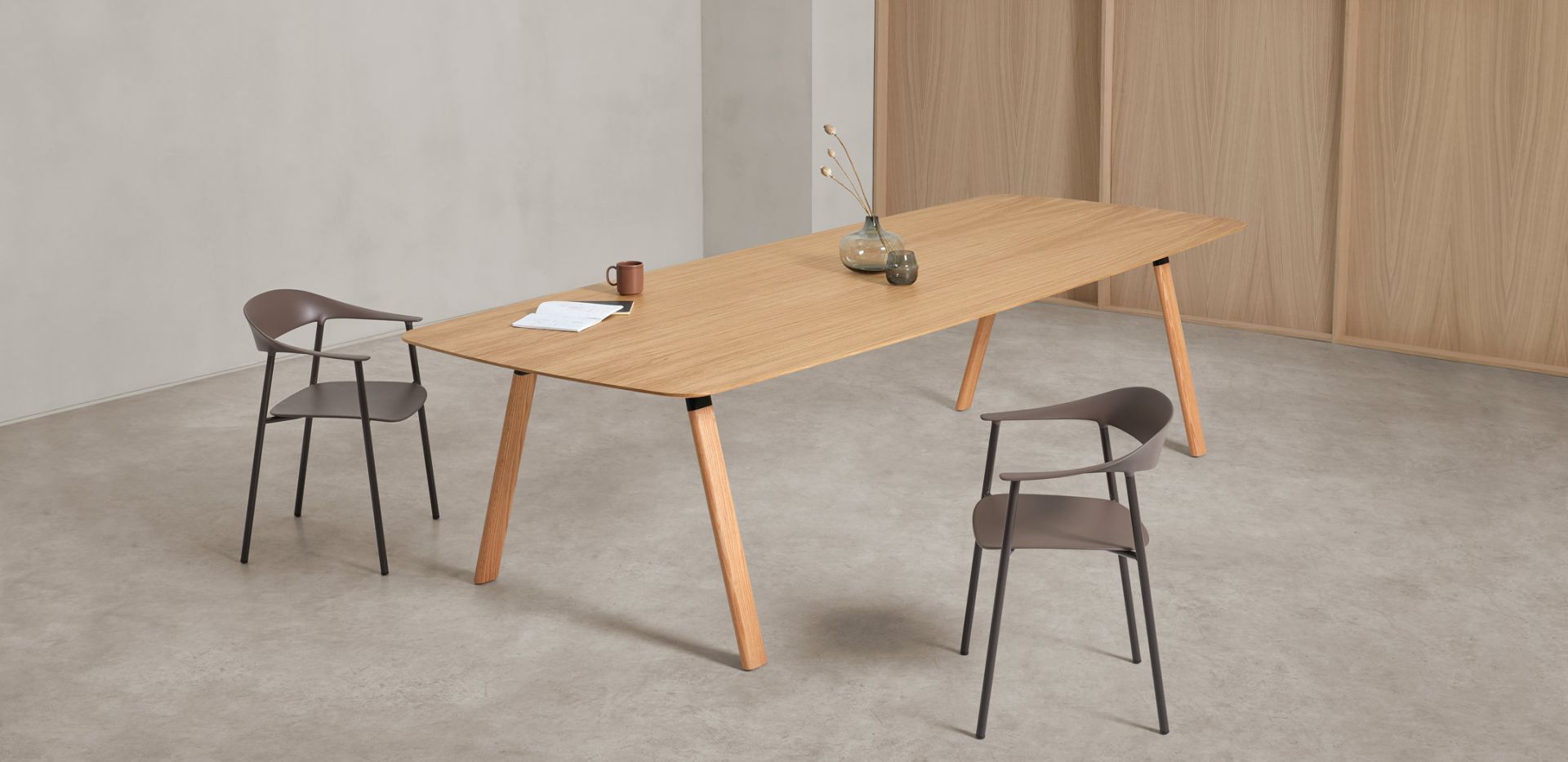 Table PLANIA - modulaire, personnalisable avec finitions chêne ou noyer, et pieds réglables_4