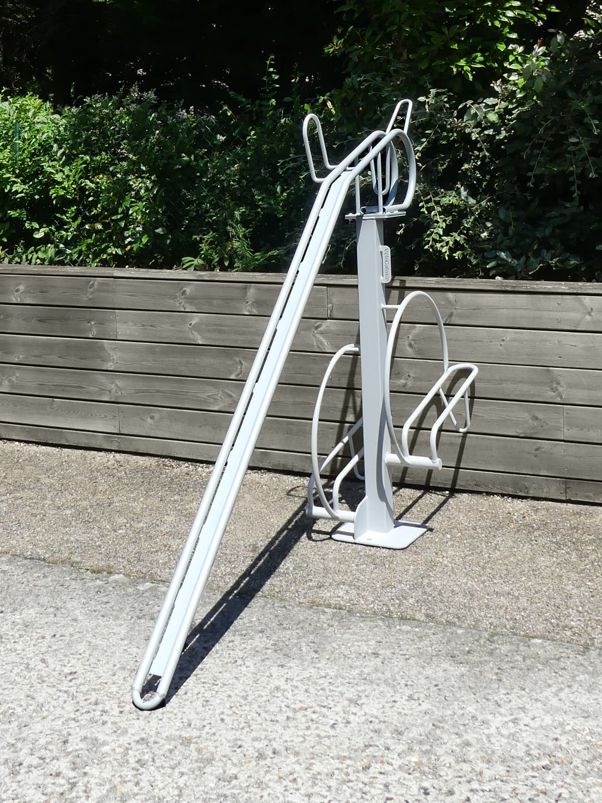 Support vélos avec berceaux et guidons décalés