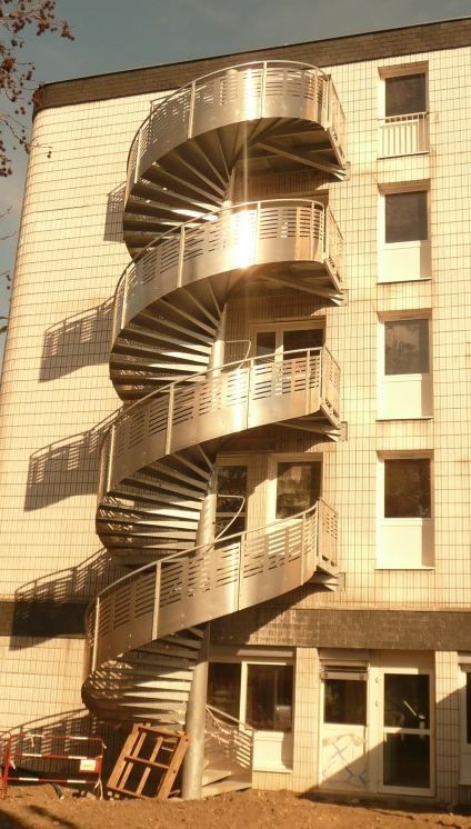 Escalier hélicoïdal YSOFER - modèle ysovoile - passage 1UP ou 2UP - finition galvanisation à chaud_4