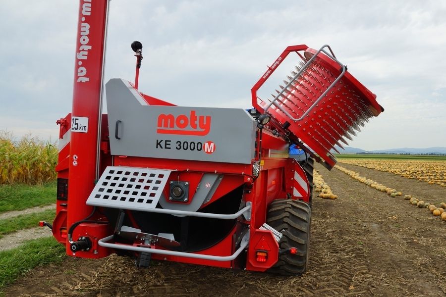 Récolteuse de pépins de citrouilles KE 3000 - Moty GmbH - 1 à 1,2 ha/h - 88 kW - Haute capacité et nettoyage en profondeur_4