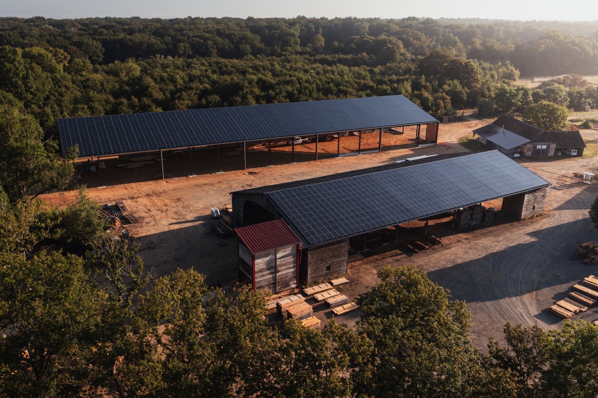 Rénovation de toiture et installation de panneaux photovoltaïques sur hangar agricole - valorisation économique et écologique_0