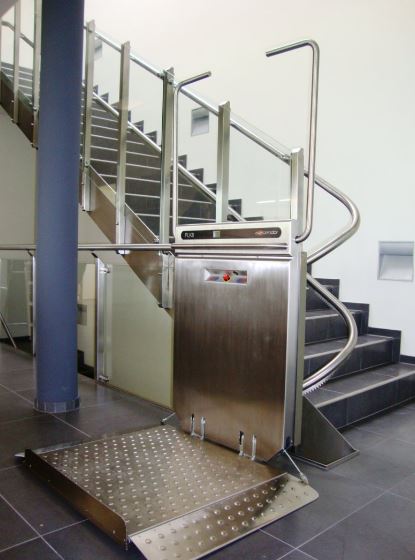 Plateforme monte escalier  courbe entièrement automatisée pour les escaliers tournants avec ou sans changement de pente_4