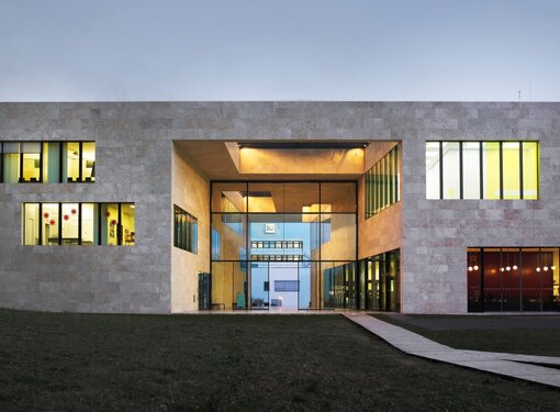 Porte coulissante vitrée classique - record - fonctionnement silencieux et modulable_4