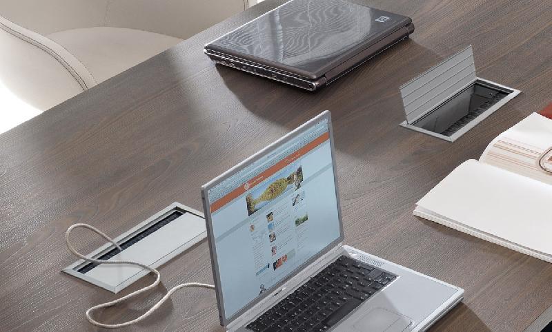 Table de réunion rectangulaire Mito - MDD - Noir, Avec mediaBox, Sycomore foncé_4