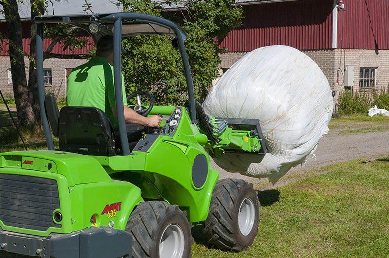 Outil pratique pour transporter des balles dans les exploitations agricoles