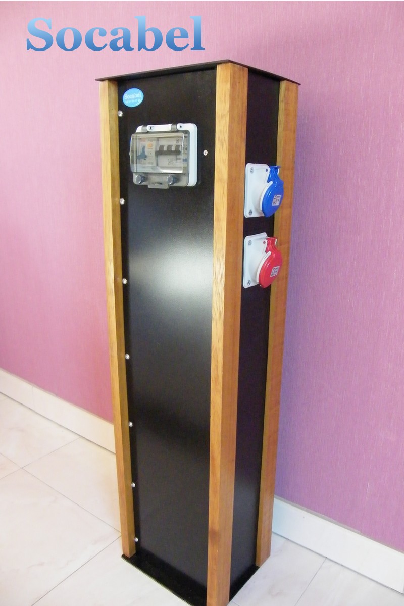 Borne électrique étanche IP30 pour showroom - H1200mm x L230mm x P180mm - Modulaire et personnalisable_4