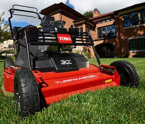 Tondeuse à conducteur marchant Toro TurfMaster_4