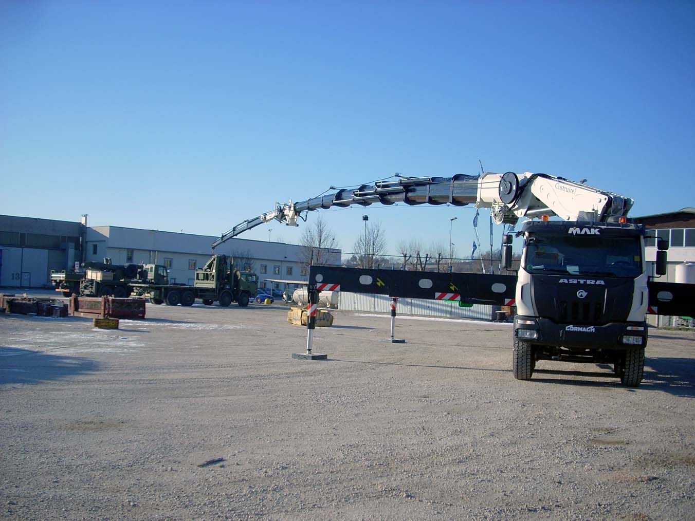 Série 230000A E ASC PLUS - E2 - Grue auxiliaire Cormach - pression 320 bar - moment statique max 229500 daN/m_4