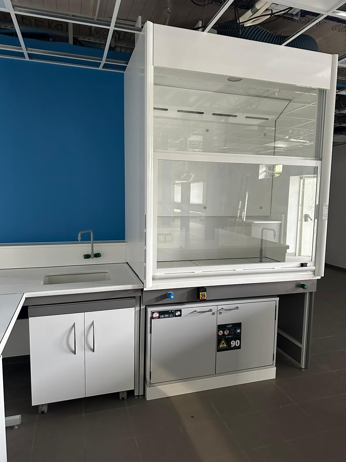 Sorbonne de laboratoire sur paillasse - Evolutive, novatrice ,design - EVOLUFLOW_5