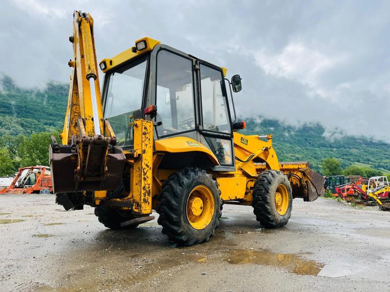 Tractopelle JCB 2CX 5.2T - 64 CV - Année 1987 - 4 godets - Caméra arrière - Doubles lignes auxiliaires_4