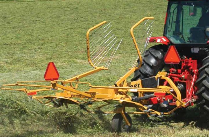 Faneuse TE250 Vermeer - Largeur de fanage 7,6 m - Dents doubles en crochet et système hydraulique_4