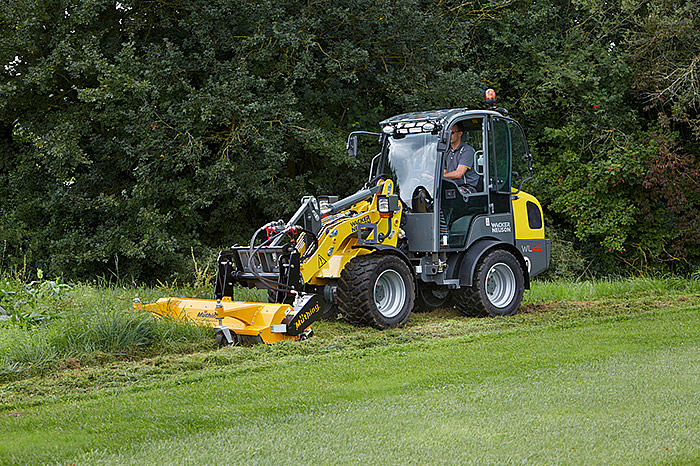 Chargeuse sur pneu wl28_4