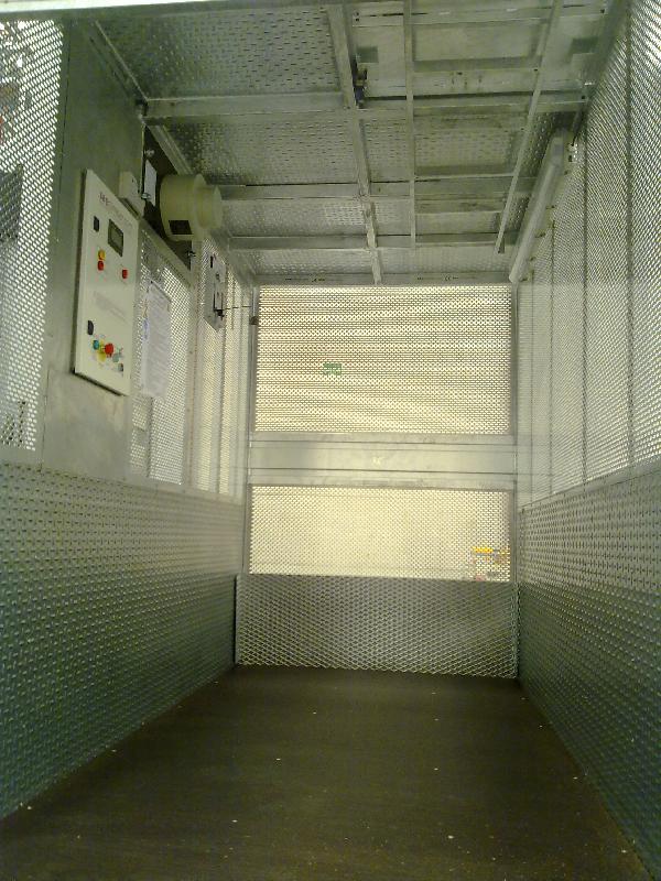 Ascenseur de chantier E30 - industriel pour personnes et matériaux - charge utile 3000 kg - jusqu'à 250 m de hauteur_4