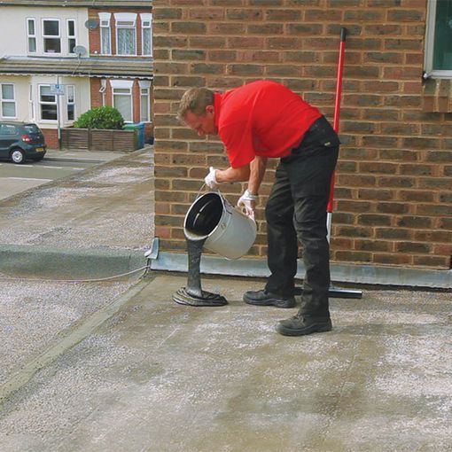 Répar'toit® Coulable - Revêtement d'étanchéité souple pour toiture - caoutchouc, bitume polymère_0