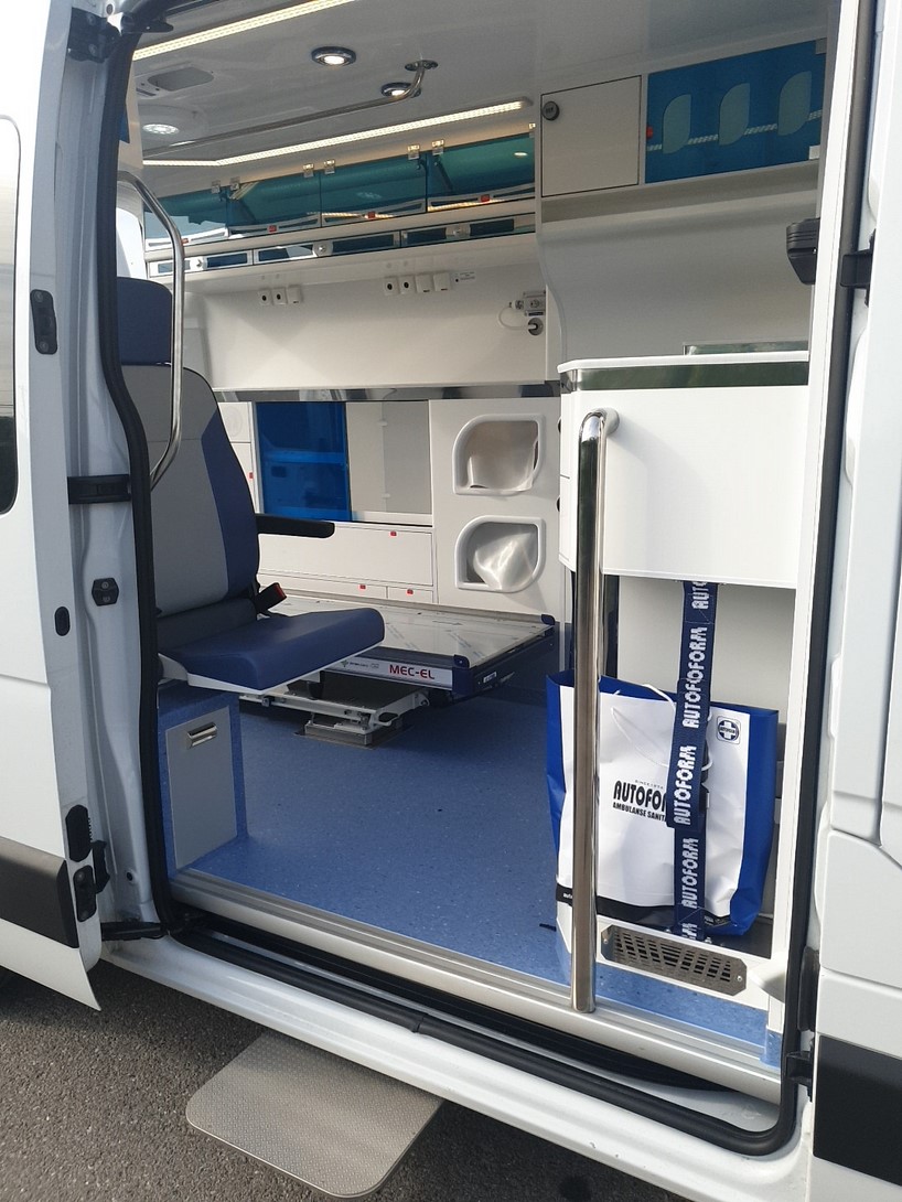 Ambulance renault master l2h2 165 type b/c_4