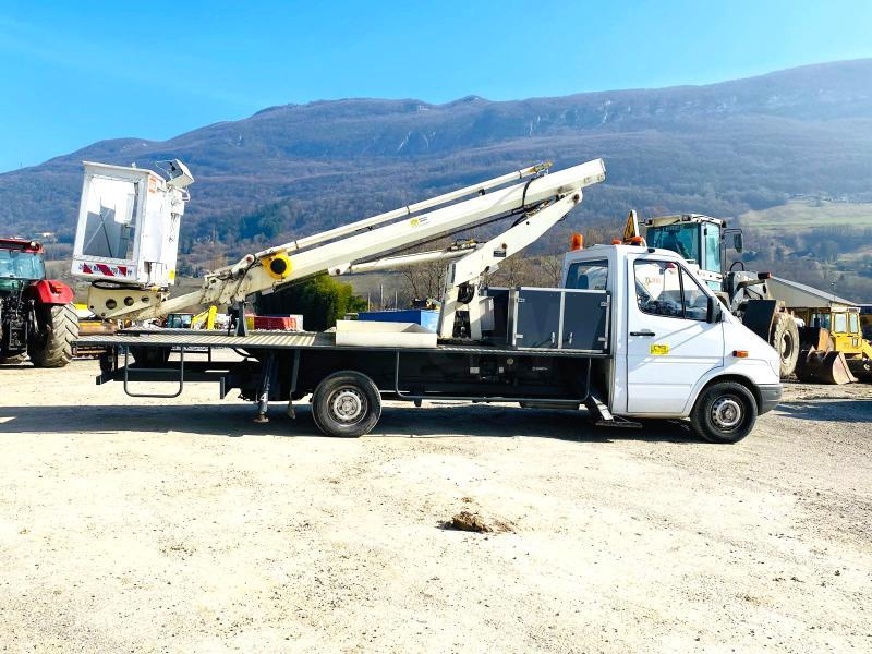 MERCEDES camion nacelle sprinter 208 d 30n (net de tva)_4