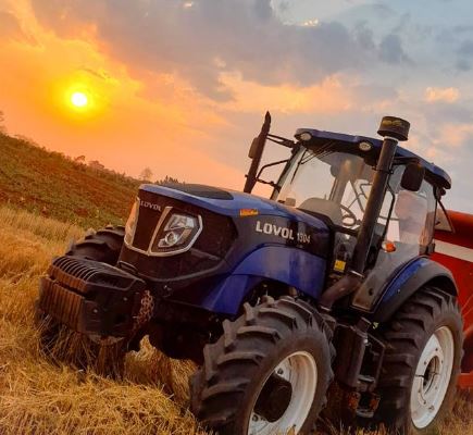 Tracteur agricole puissant et fiable de 90 cv
