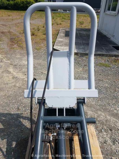 Pince agricole polyvalente Sonarol avec plusieurs attelages disponibles