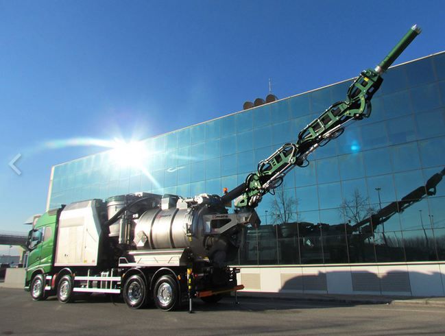 Camion aspirateur avec système de vidange en hauteur pour Big Bags
