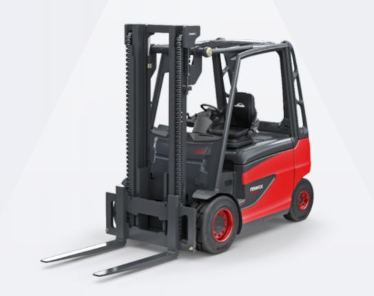 Chariot élévateur avec poste de conduite rotatif pour une meilleure visibilité arrière