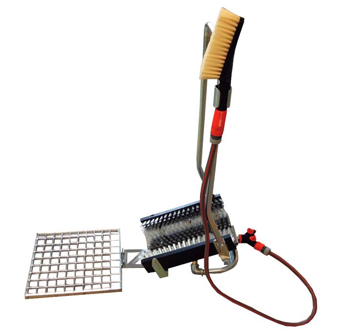 Lave-bottes avec buses de pulvérisation latérales
