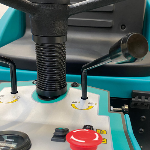 Balayeuse autoportée TS1300 PRO - rendement maximal réel de 7315/4389 m2/h - idéale pour grandes surfaces_4