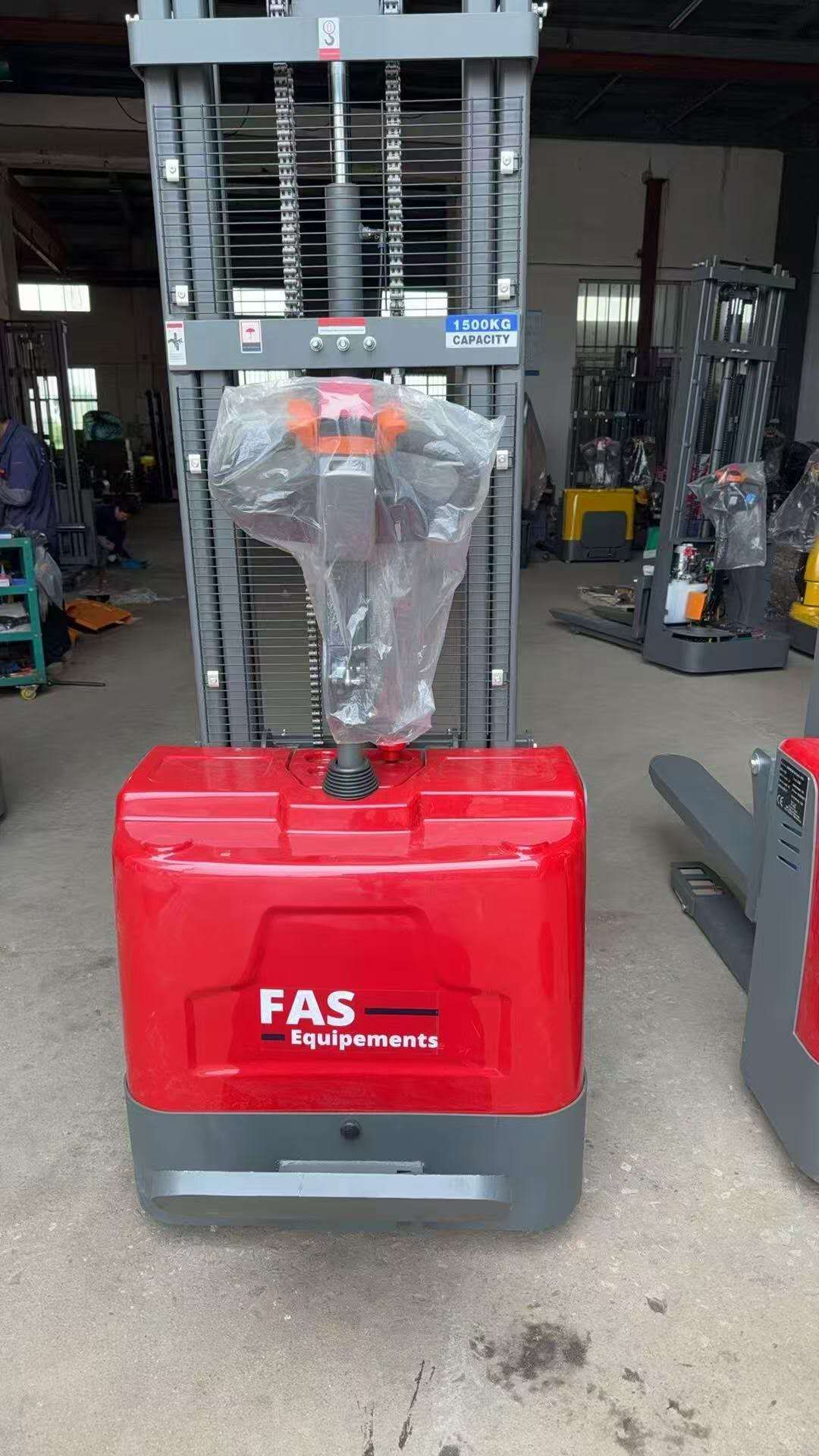 Gerbeur électrique avec double levée CDD-15 ? 1500kg ? Levée 3m_4