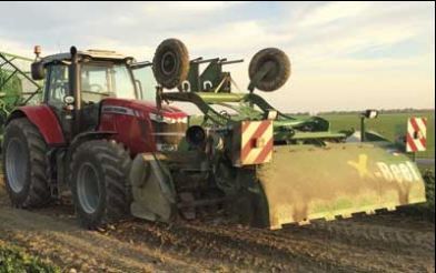 Effeuilleuse frontale pour tracteur avec écartement réglable