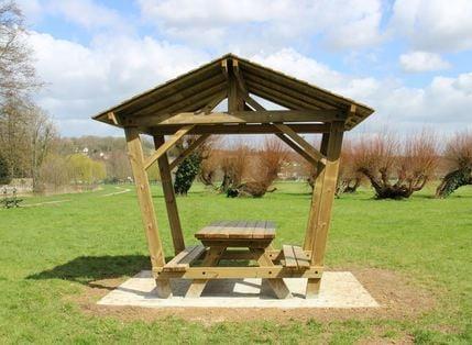 Table pique-nique avec ombrière_4