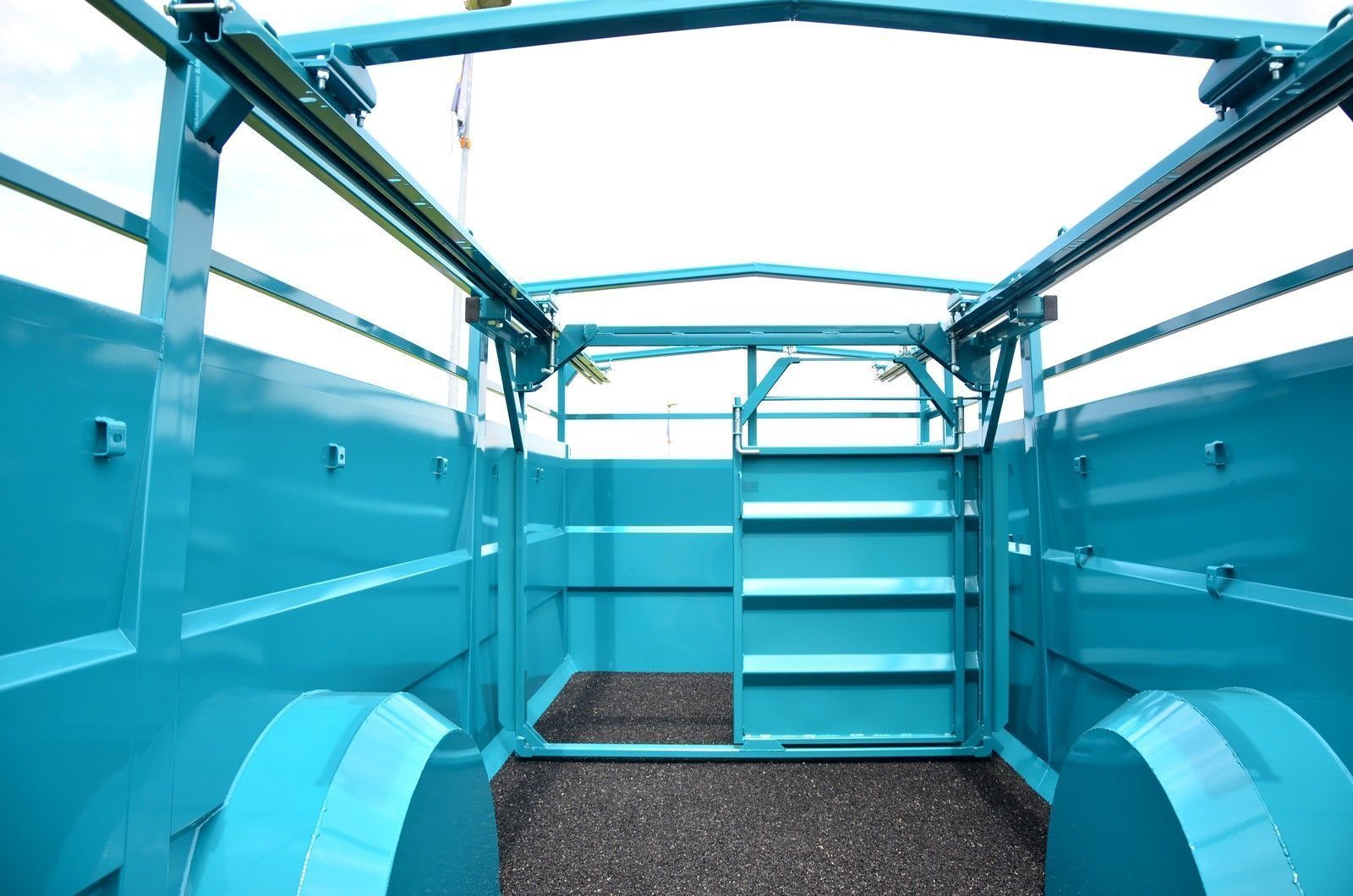 Bétaillère Rollvan 59 avec accumulateur oléopneumatique pour amortir les chocs